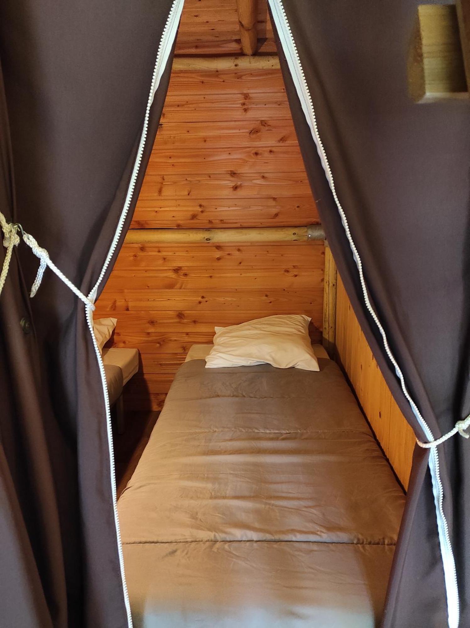 Camping Le Rouge Gorge **** 10' Puy Du Fou Сен-Лоран-сюр-Севр Экстерьер фото