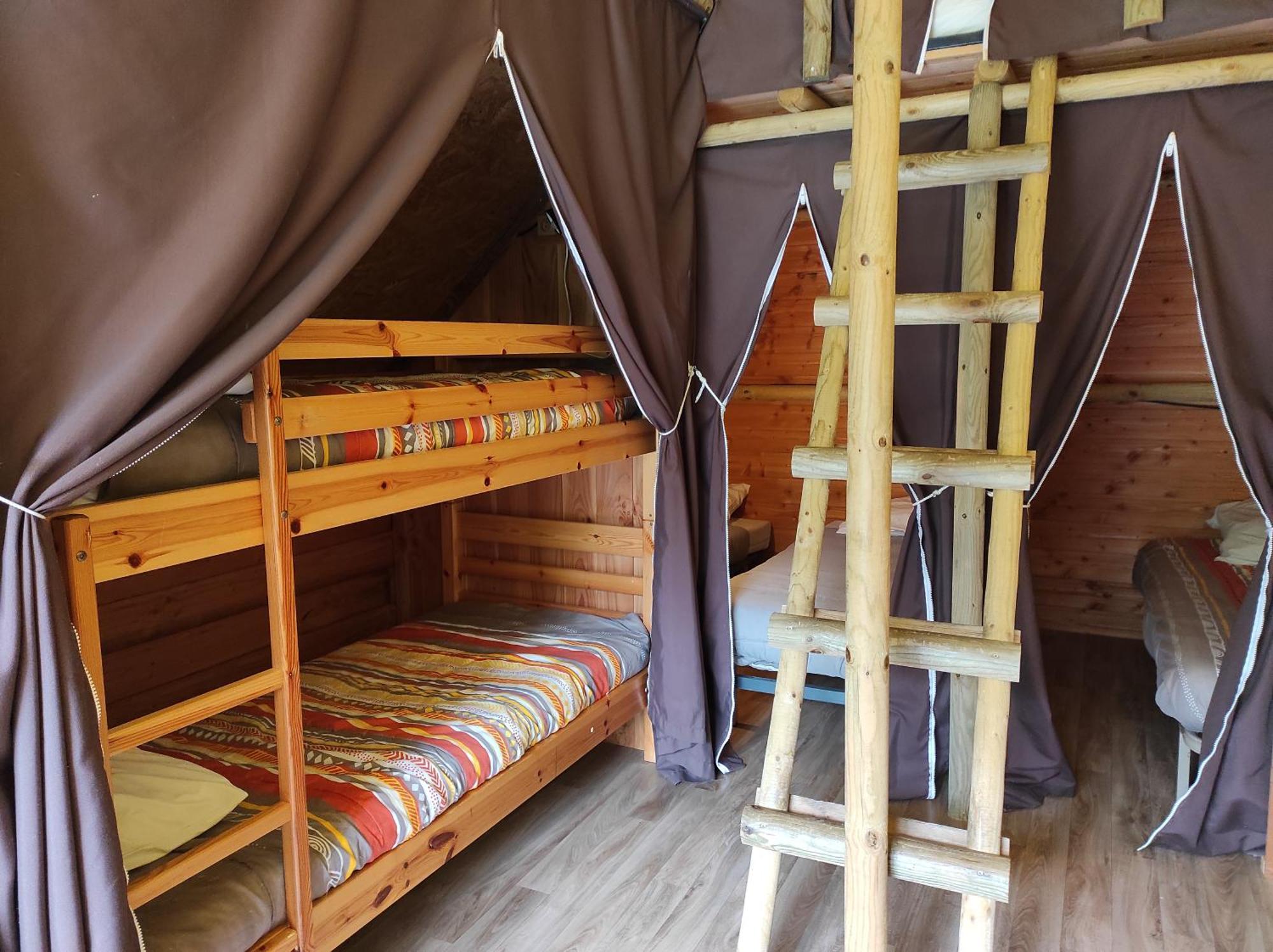 Camping Le Rouge Gorge **** 10' Puy Du Fou Сен-Лоран-сюр-Севр Экстерьер фото