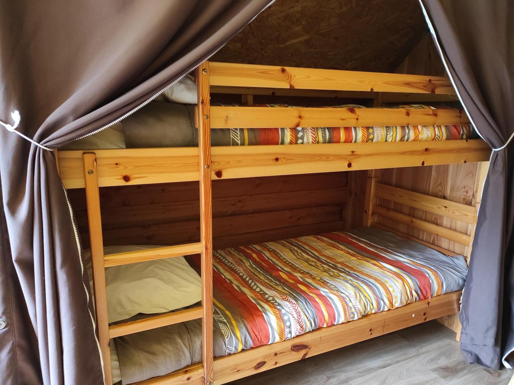 Camping Le Rouge Gorge **** 10' Puy Du Fou Сен-Лоран-сюр-Севр Экстерьер фото