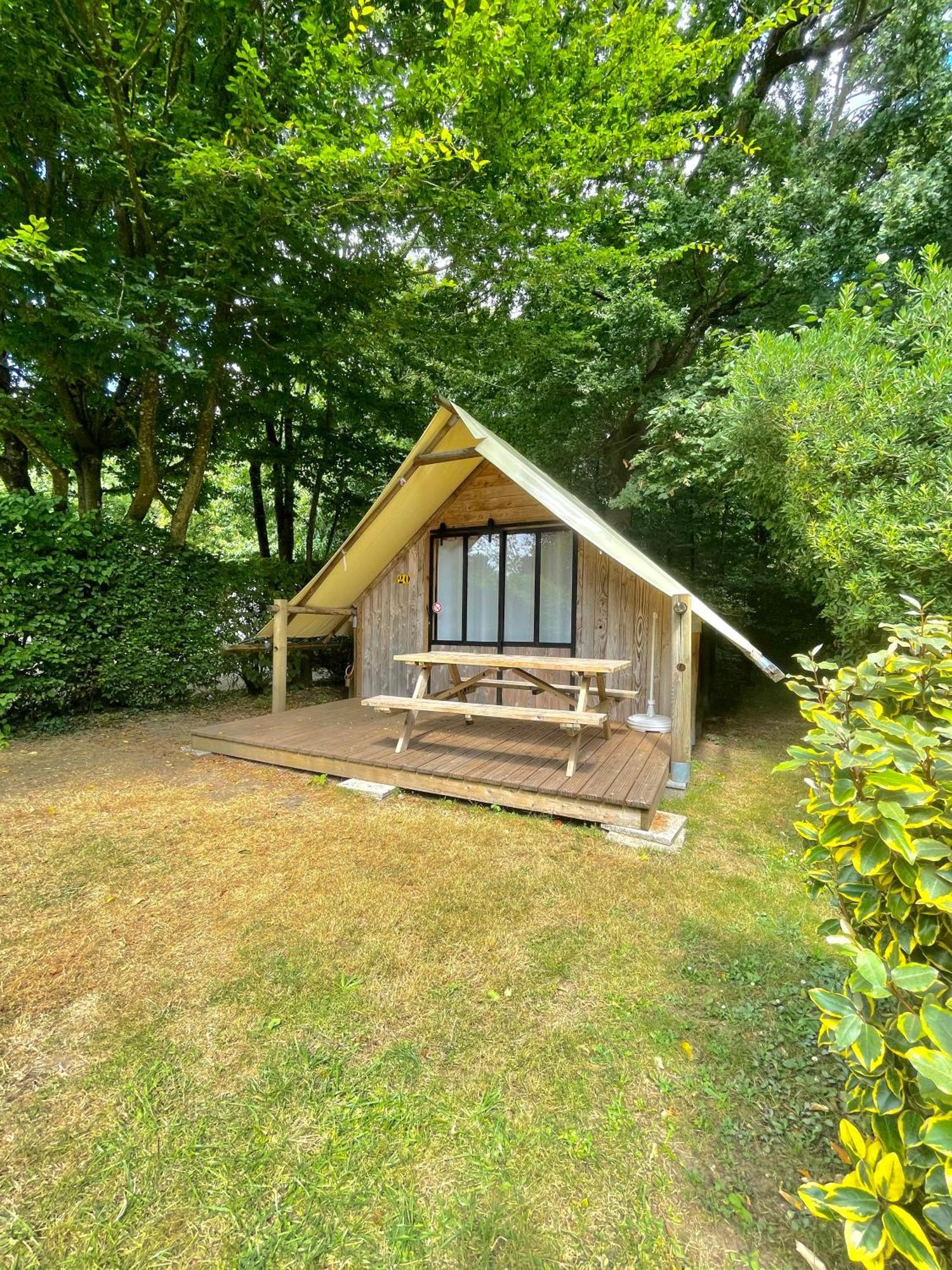 Camping Le Rouge Gorge **** 10' Puy Du Fou Сен-Лоран-сюр-Севр Экстерьер фото