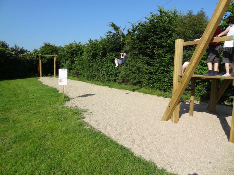 Camping Le Rouge Gorge **** 10' Puy Du Fou Сен-Лоран-сюр-Севр Экстерьер фото